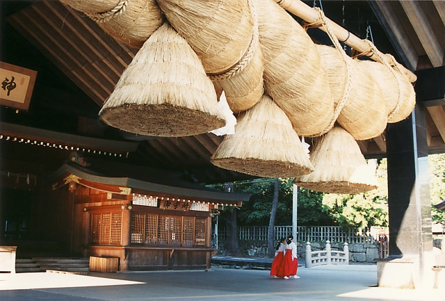 Shimenawa (Izumo shinto shrine)