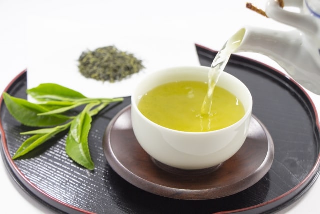 Sencha et feuilles de thé japonais