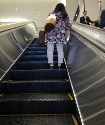 escalator_west