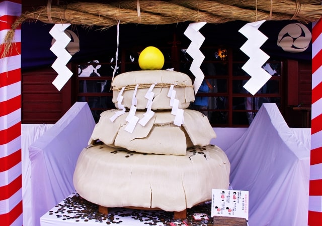 Rice cake in Shinto shrine